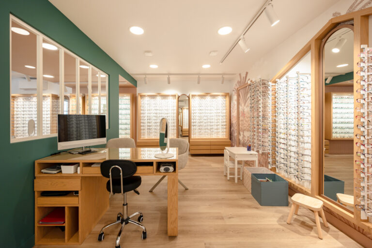 Photo aménagement intérieur boutique Rev' Optique 08