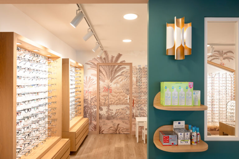 Photo aménagement intérieur boutique Rev' Optique 11