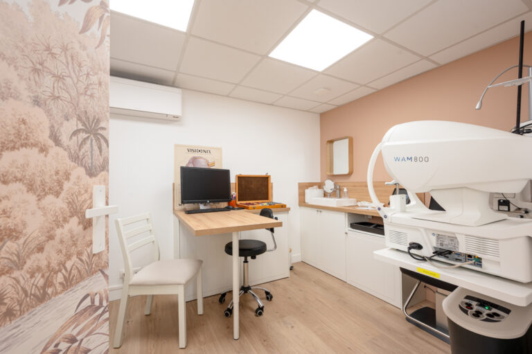 Photo aménagement intérieur boutique Rev' Optique 17