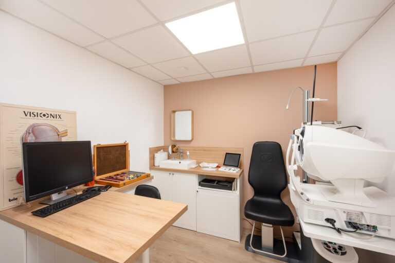 Photo aménagement intérieur boutique Rev' Optique 18