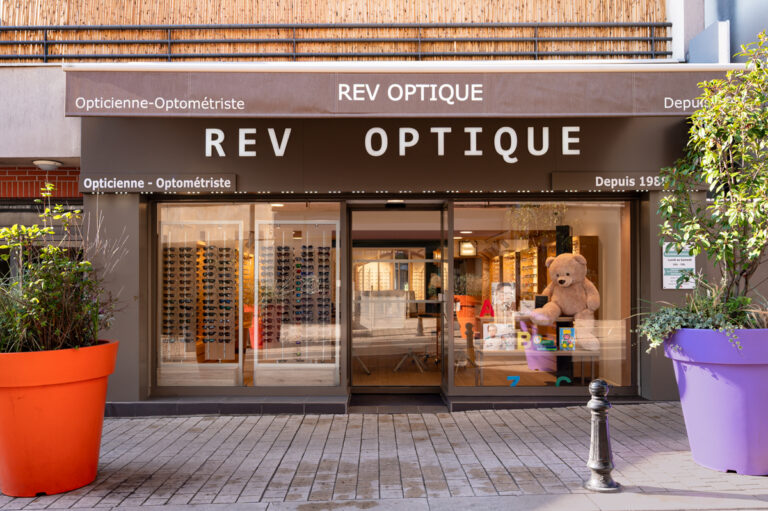 Photo aménagement intérieur boutique Rev' Optique 22