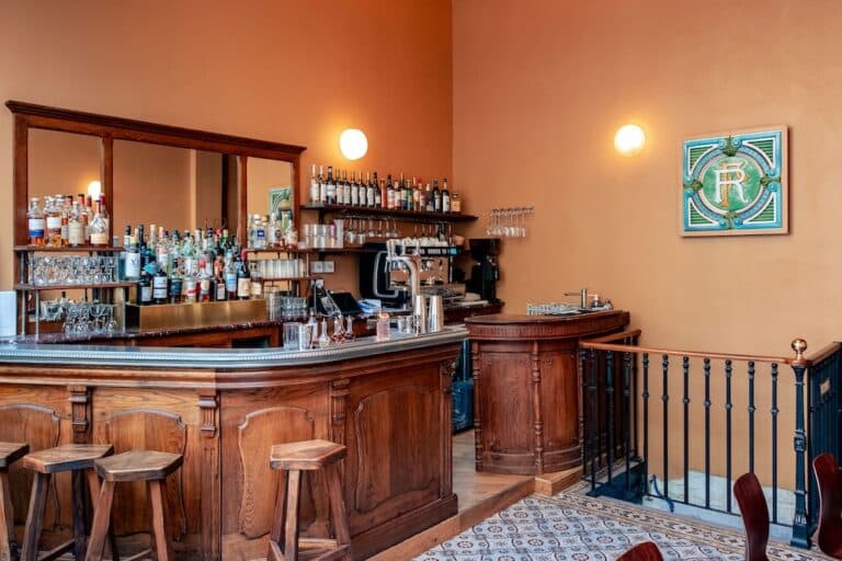 vidéaste bar restaurant Paris