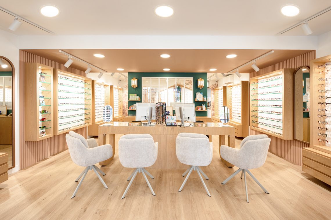 Photo aménagement intérieur boutique Rev' Optique - Vidéo témoignage client retail